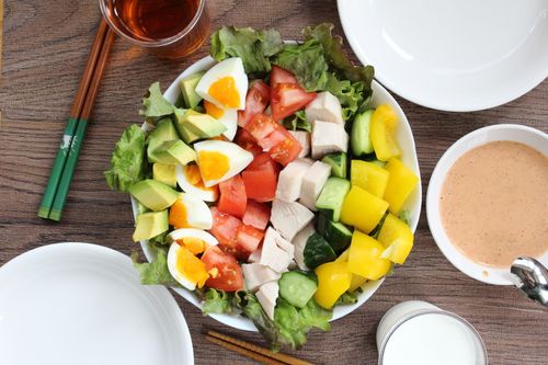 簡単に作れる コブサラダ の基本レシピとアレンジ3選 Macaroni