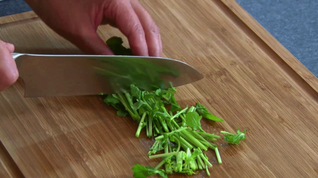 カリカリベーコンと卵とキャベツのシーザーサンドの作り方の画像