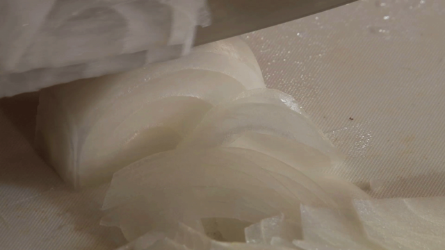 カリカリベーコンと卵とキャベツのシーザーサンドの作り方の画像