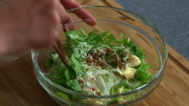 カリカリベーコンと卵とキャベツのシーザーサンドの作り方の画像