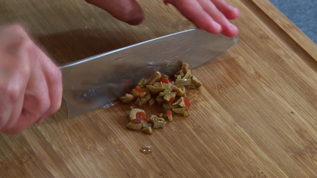 カリカリベーコンと卵とキャベツのシーザーサンドの作り方の画像