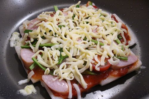 カリッともちもち 餅ピザ の基本レシピと人気アレンジ12選 Macaroni