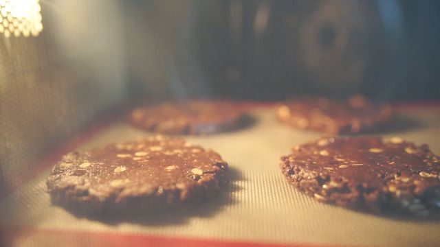 バレンタインにプレゼントしたい♪大きなやわらかチョコクッキーの作り方の画像