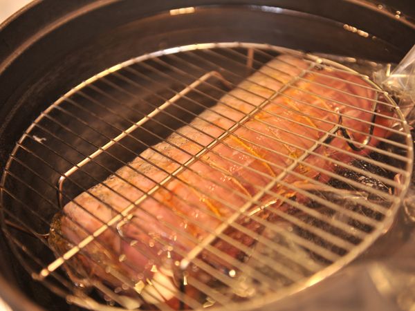 オーブンは使いません！シェフが教えるしっとりローストビーフのレシピの画像