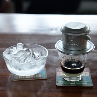 旅する料理研究家のグルメ紀行ダナン編!街カフェでダナン式アイスコーヒーを。