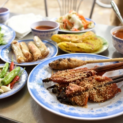 旅する料理研究家のグルメ紀行ホイアン編!有名人もお忍びで訪れる絶品食堂。