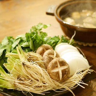 たっぷり野菜がたまらない!仙台名物「せり鍋」が話題です