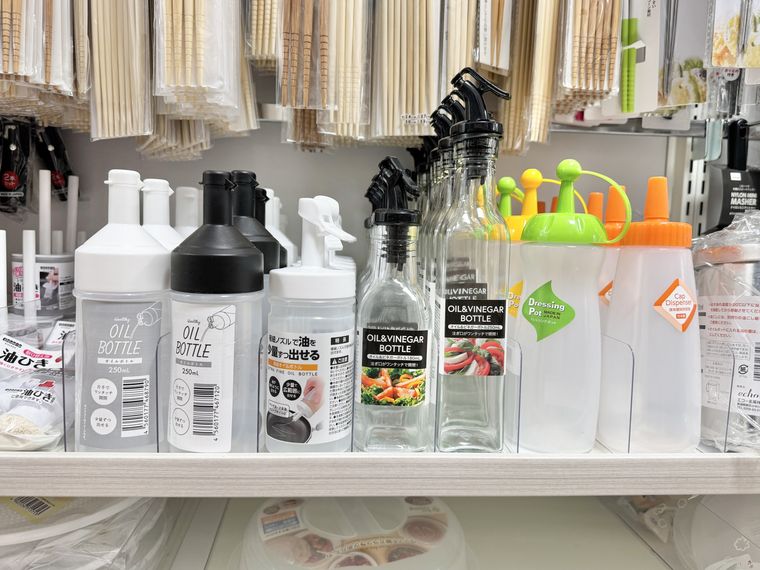 セリアのオイルボトル売り場