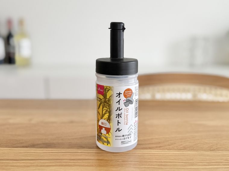 丸型フィルター付オイルボトル250mL、細口のパッケージ