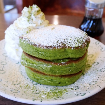 鎌倉「カフェ坂の下」の隠れ名物『抹茶パンケーキ』を食べてみて!