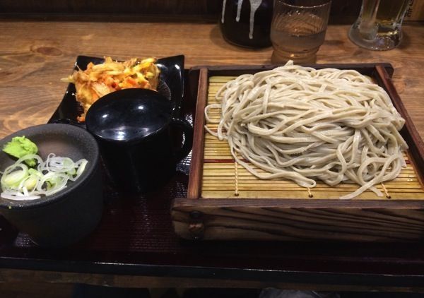 渋谷 プレミアムモルツが150円 破壊的なコスパの良さが魅力のそば屋 嵯峨谷 がアツい Macaroni 渋谷 プレミアムモルツが150円 破壊的なコスパの良さが魅力のそば屋 嵯峨谷 がアツい Macaroni