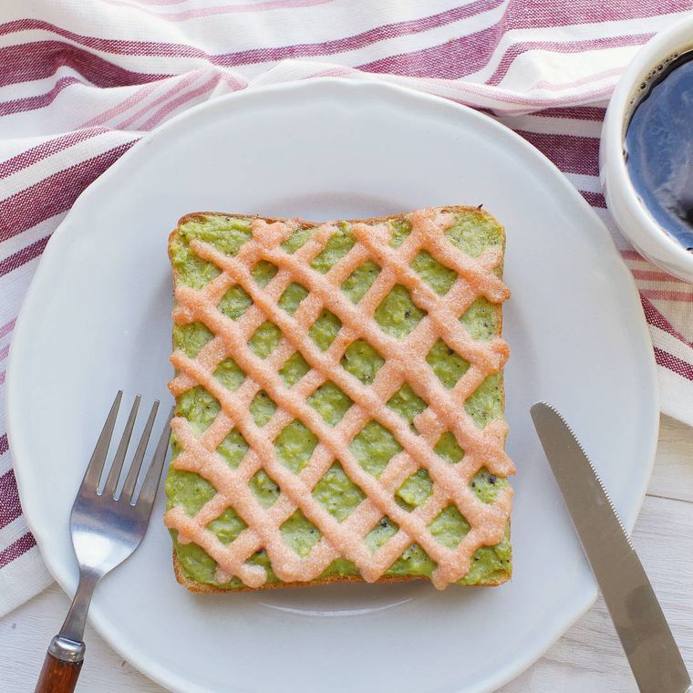 明太子マヨネーズのアボカドトースト