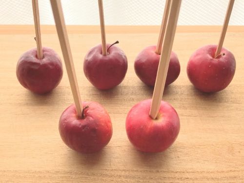 屋台の味を家庭で再現 おいしい りんご飴 の作り方 Macaroni