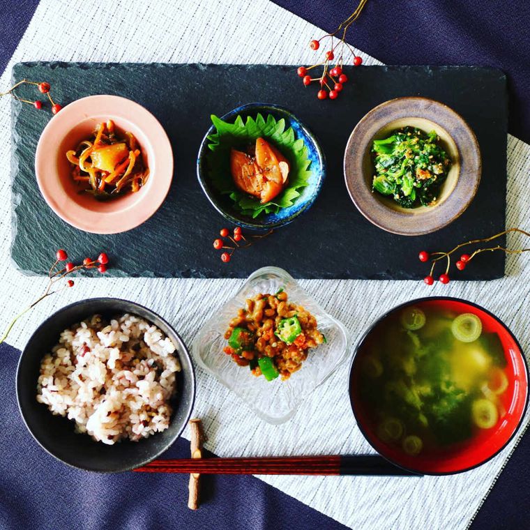 盛り付けの基本「青黄赤白黒」って?彩りを変えてすてきな食卓にの画像