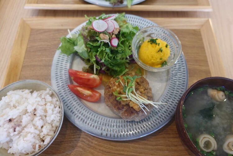 盛り付けの基本「青黄赤白黒」って?彩りを変えてすてきな食卓にの画像
