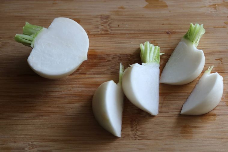 半分や14に切ったかぶ