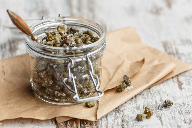 食卓をワンランクアップ ケイパー で料理に深みをプラスしよう Macaroni