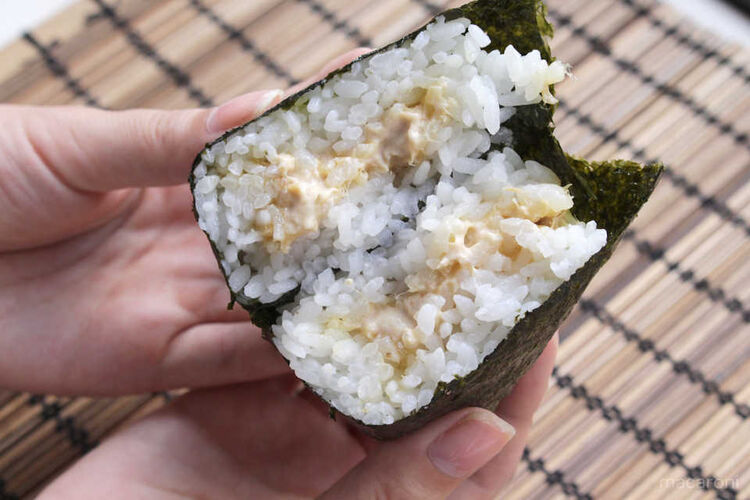 いま食べたいコンビニおにぎり35品を実食。ツナマヨランキング1位はどこ？の画像