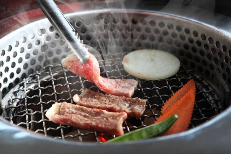 屋内だし、それに日本だし…!焼肉の英語名がちょっぴり複雑の画像
