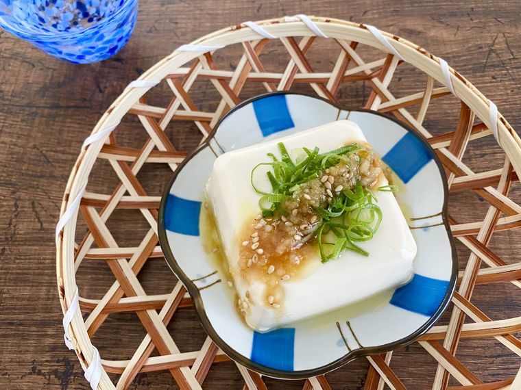 器に盛られた冷奴