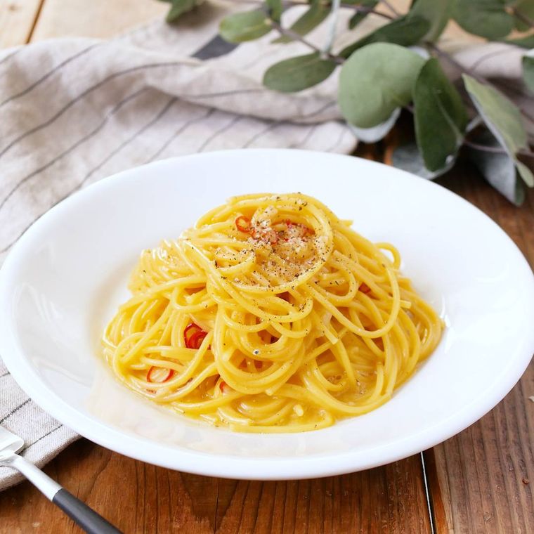 白い皿にのったレンジでぺぺたま