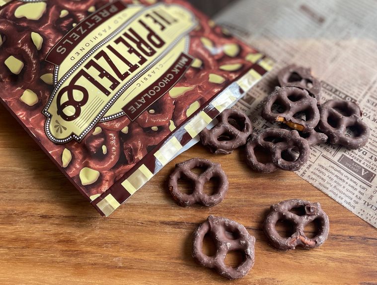 カルディで購入したミルクチョコプレッツェル