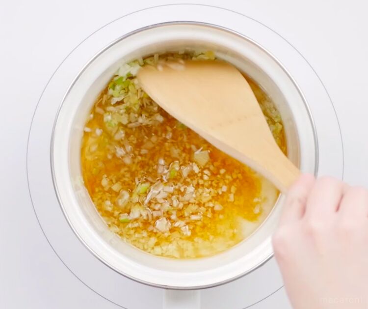 トッピングだけじゃない 食べるラー油の作り方 人気の活用レシピ7選 Macaroni