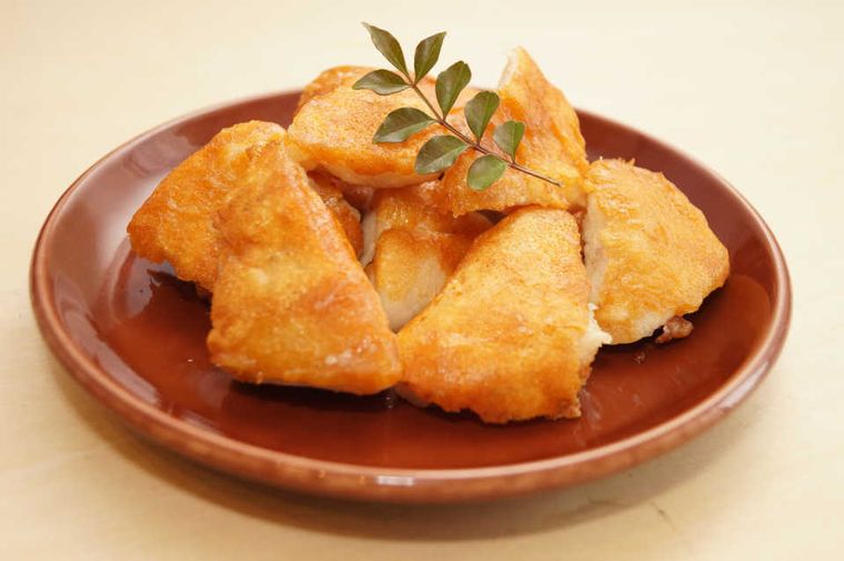 揚げずに抜群のジャンク感!『カリカリチキン』は、チーズ衣がたまらないスナック♩の画像