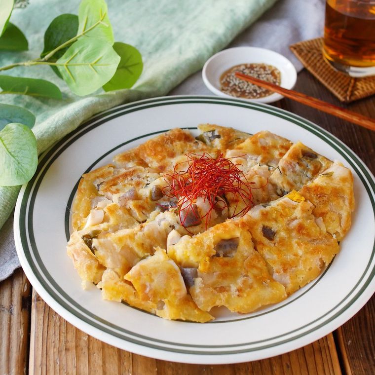 皿に盛り付けたおでんチヂミ