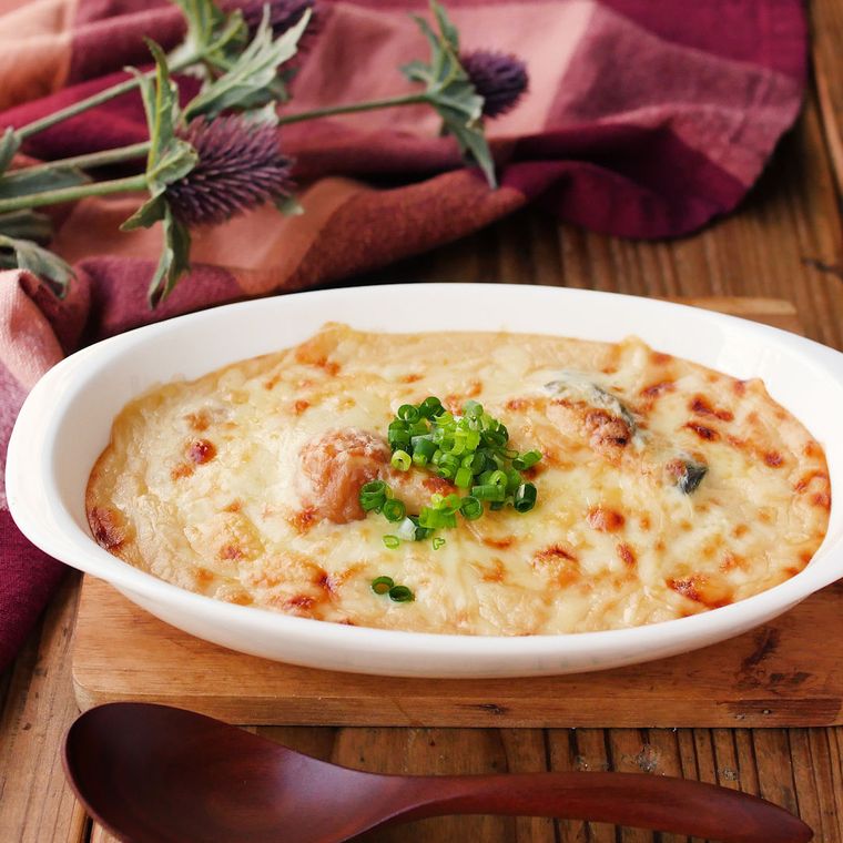 器に入った濃厚みそチーズグラタン