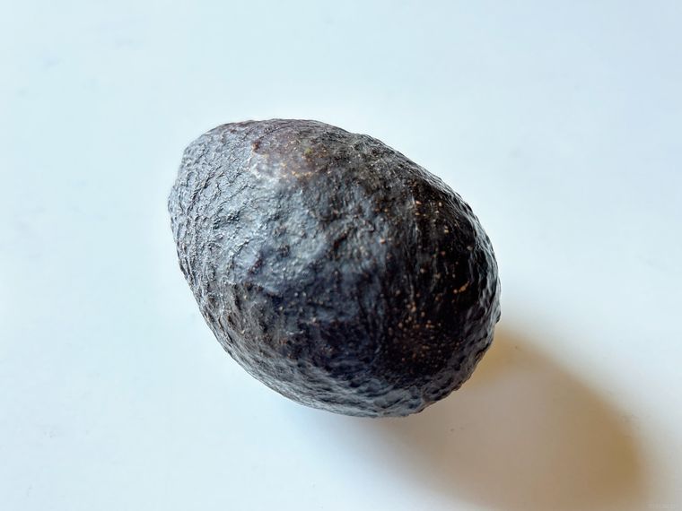 皮が浮いているアボカド