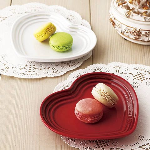 これだけでおしゃれ！ル・クルーゼのカラフルプレートで食卓を彩ろう 