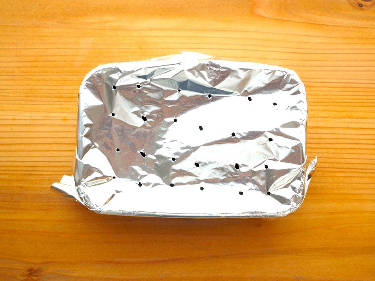 アルミホイルを被せた保存容器