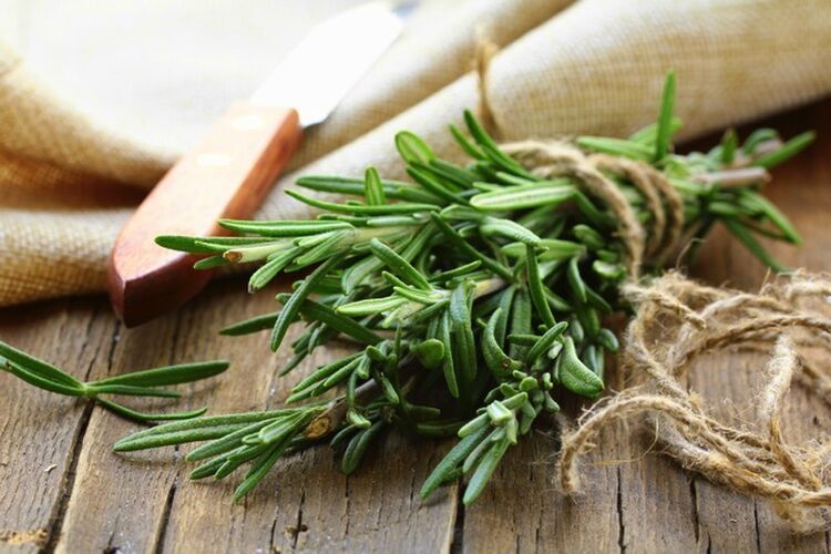 香りで料理をランクアップ ローズマリー の使い方と人気レシピ Macaroni 香りで料理をランクアップ ローズマリー の使い方と人気レシピ Macaroni