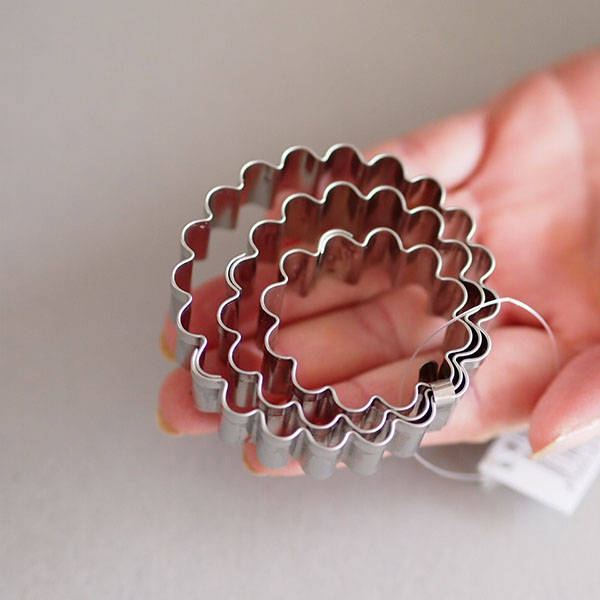 手作り派必見 100均の クッキースタンプ でメッセ入りクッキーが簡単にできる 3ページ目 Macaroni