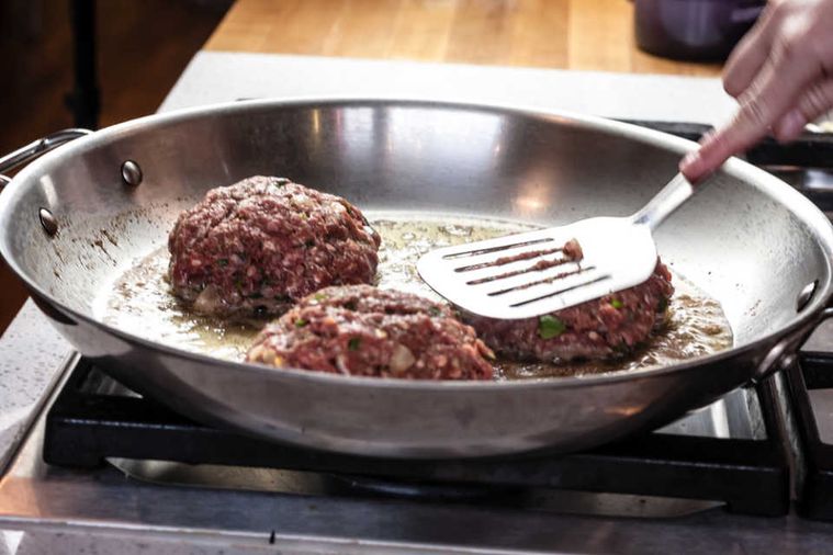 肉汁溢れるジューシーさ パン粉なしでできるハンバーグレシピ５選 Macaroni