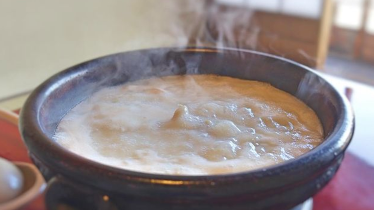 ミシュラン掲載 坂本龍馬も愛した京都 鳥彌三 の 水炊き とは Macaroni
