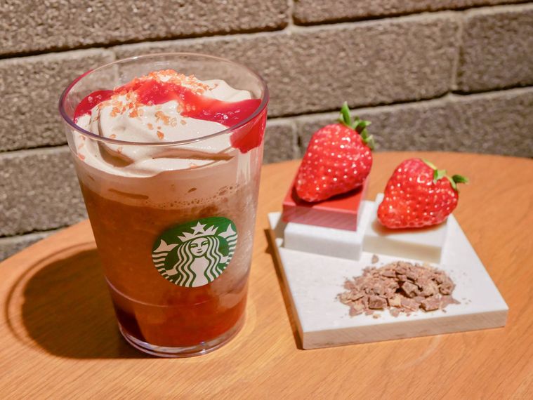スターバックスの新作カカオストロベリー ムース フラペチーノ