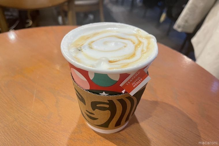 SNSで話題のカスタムをしたジョイフルメドレーティーラテ全体像