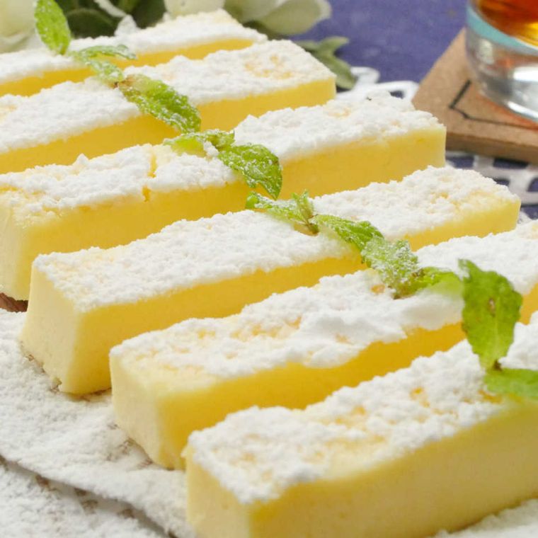 カットして白い皿に並べた、塩バニラチーズケーキ