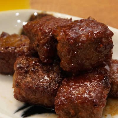 ひき肉を混ぜて焼くだけレシピ!「手づくりサイコロステーキ」がやたらとおいしい