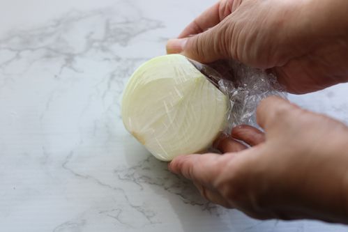 玉ねぎの保存方法まとめ 常温 冷蔵 冷凍で賢く長持ちさせるには Macaroni 玉ねぎの保存方法まとめ 常温 冷蔵 冷凍で賢く長持ちさせるには Macaroni