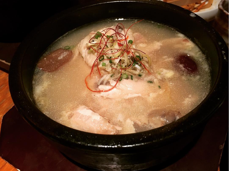 ランチメニューの「参鶏湯（ハーフ）」