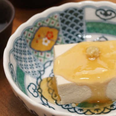 濃厚ぷるん♩葛粉いらずで『本格的な胡麻豆腐』レシピ