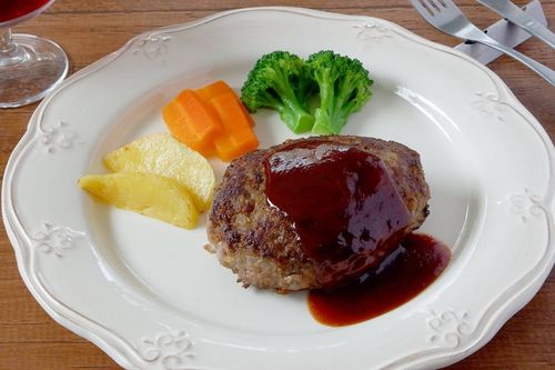 旨みたっぷりでコスパ抜群♪ 牛ひき肉の人気レシピ35選