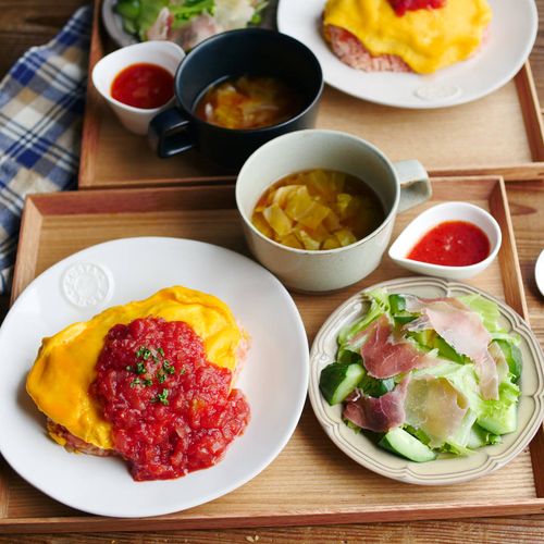 【すぐ決まる】オムライスに合う献立24選！おかず・副菜・スープまで勢揃い
