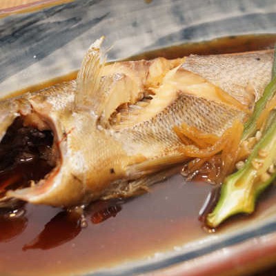 脂のりのりで煮るだけ簡単!梅雨の旬魚イサキの煮付けで一杯やろう♩