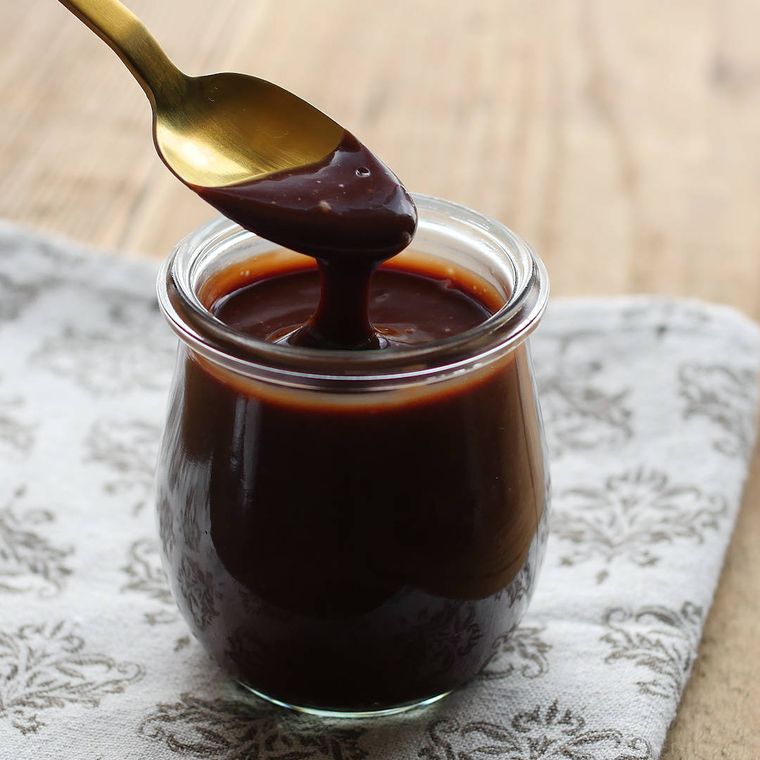 瓶に入った生チョコレートペースト