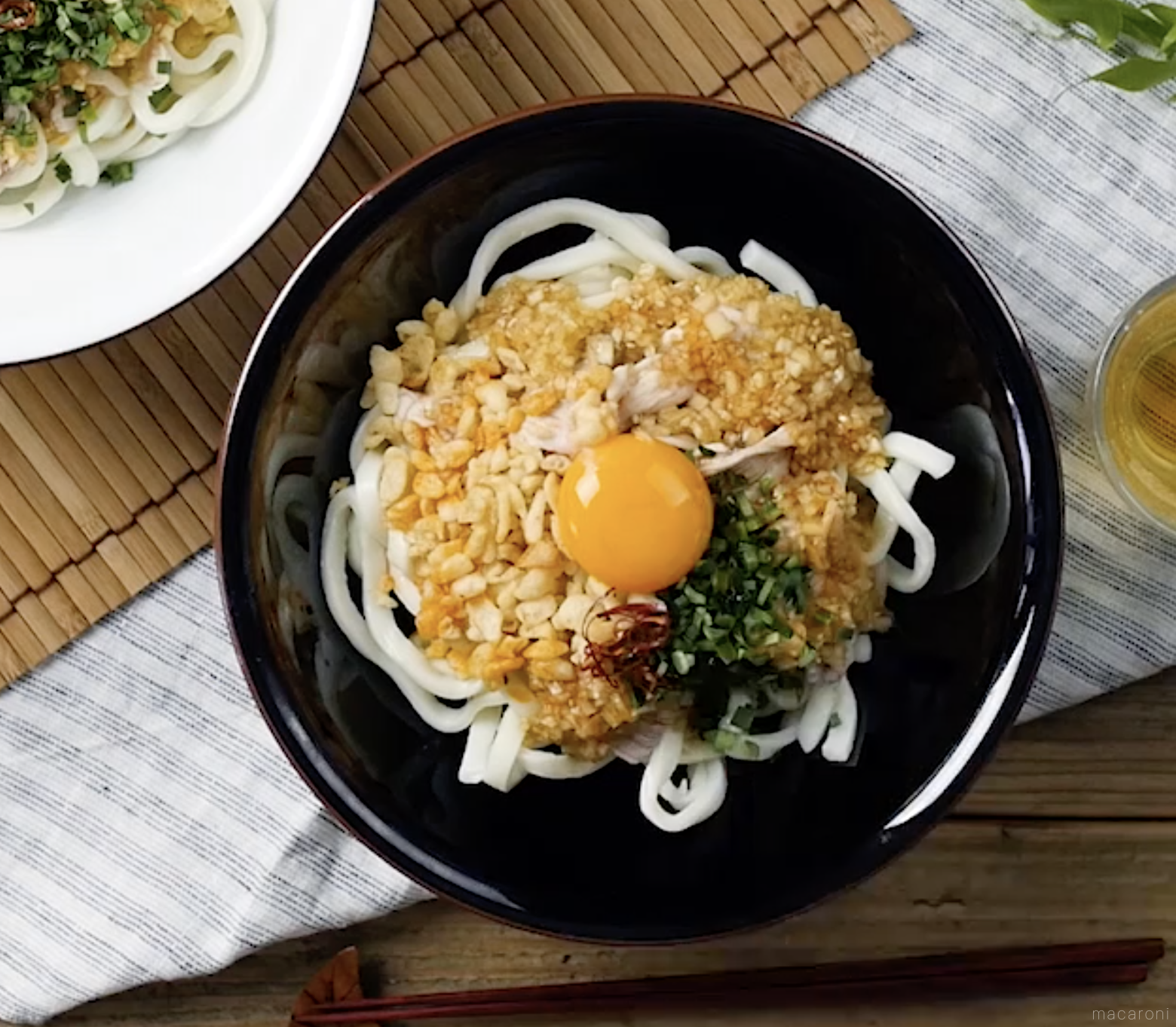 ボリューミー ぶっかけうどん のレシピ つゆはめんつゆで簡単に Macaroni