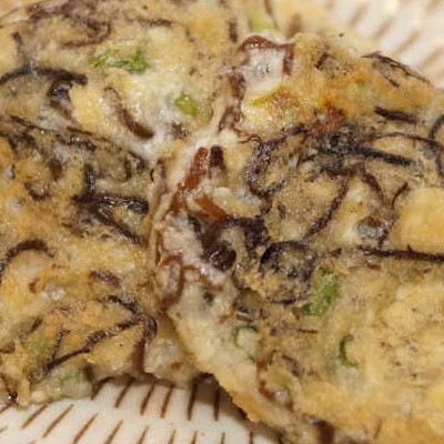 いつもと違う楽しみ方♩「もずくと豆腐の落とし焼き」のプチプチ食感にハマる!